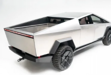 太空级 Cyber​​truck 外骨骼由 Starship 钢制成