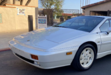 仅 167 英里的 1988 Lotus Esprit 待售