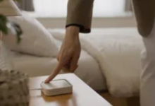 三星 SmartThings Station 亮相 支持 Matter 和内置 Qi 无线充电器