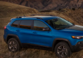 2023 Jeep Cherokee 缩小到两个装饰