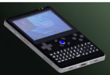 Auspicious Machine 作为带有 BlackBerry 风格的新型 Raspberry Pi 游戏手持设备发布