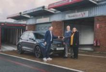 大众汽车前往 Brands Hatch 交付第 10,000 辆 Tiguan R