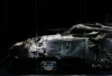 新的 F1 展览展示了罗曼·格罗斯让烧毁的汽车