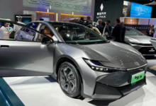 丰田 bZ3 轿车是特斯拉 Model 3 的竞争对手 续航里程为 372 英里