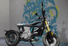 2024 BMW CE 02 亮相成为一款出色的电动城市小跑