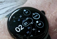 这款珊瑚色 Pixel Watch 表带从未面世