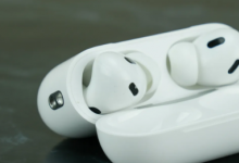 制造 USB-C iPhone 的家伙带着可更换电池的 AirPods 保护壳回来了