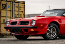 经典庞蒂亚克 Trans Am Firebird Super Duty 455 售价近 90,000 美元