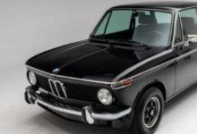 独特的跑车BMW 2002tii挂牌出售
