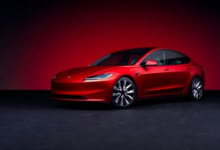 特斯拉准备首次交付时发现一卡车的更新版 Model 3