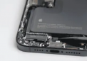 iFixit 透露 iPhone 15 Pro Max 在可修复性得分方面落后