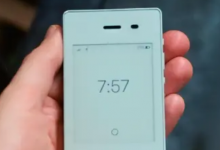 pgLang 与 Light 合作推出限量版 Light Phone